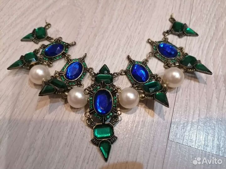 Украшение колье для одежды