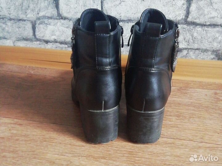 Ботинки женские