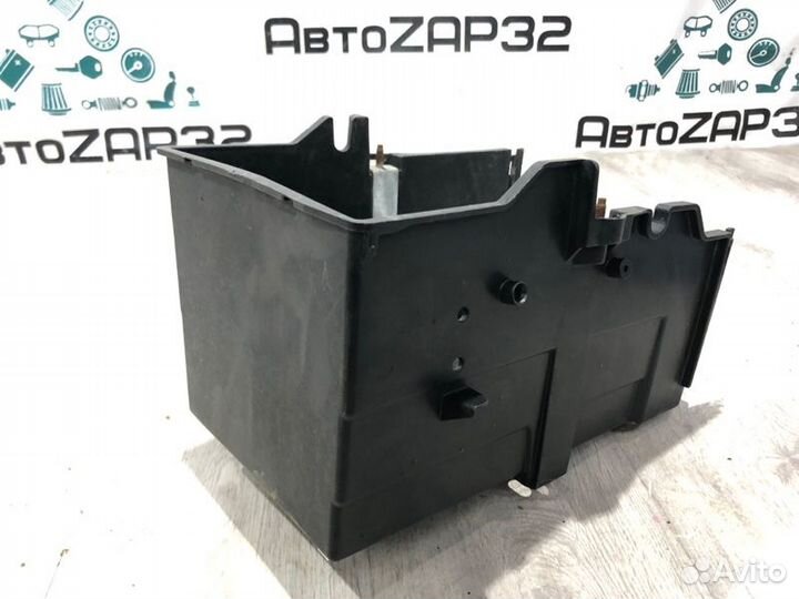 Корпус акб Ford Focus 3 pnda 2011