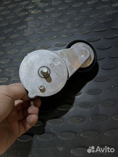 Натяжитель ремня генератора Santa fe 3 dm