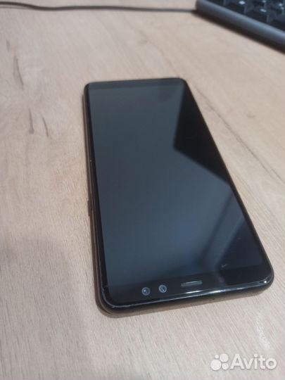 Samsung Galaxy A8+, 4/32 ГБ