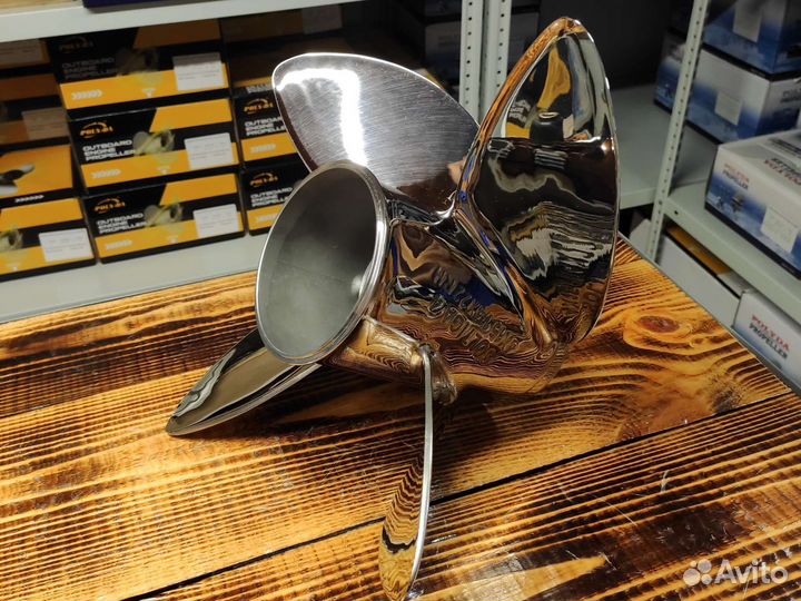 Гребной винт 150-300 л.с.; 4x15-1/4x22RH