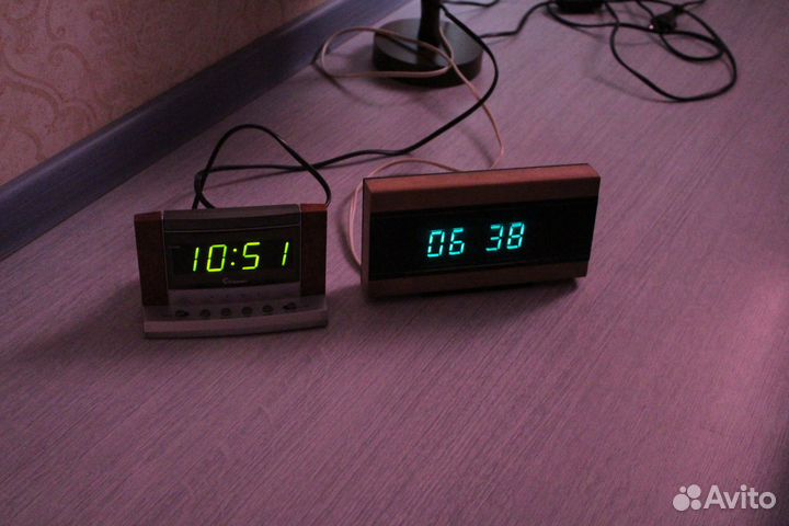 Часы электронные настольные с будильником