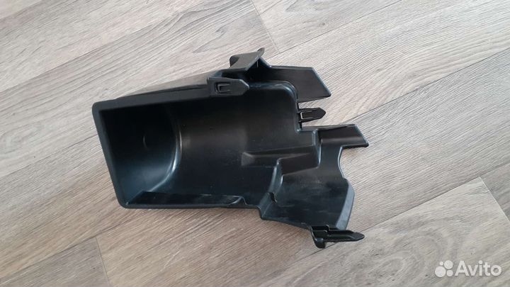 Кронштейн птф правый Toyota Land Cruiser 200