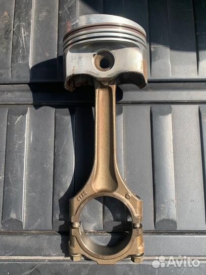 Поршень Volkswagen Touareg NF 3,6