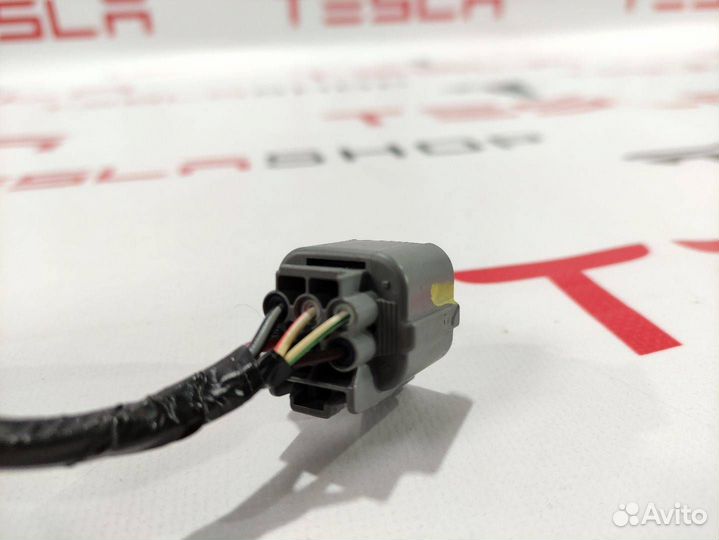 Разъем (фишка) проводки Tesla Model S 2015