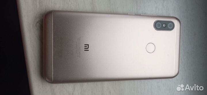 Xiaomi Mi A2 Lite Android One, 3/32 ГБ