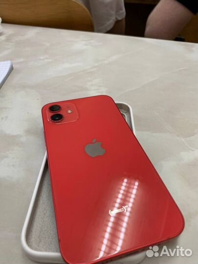 iPhone 12, 64 ГБ