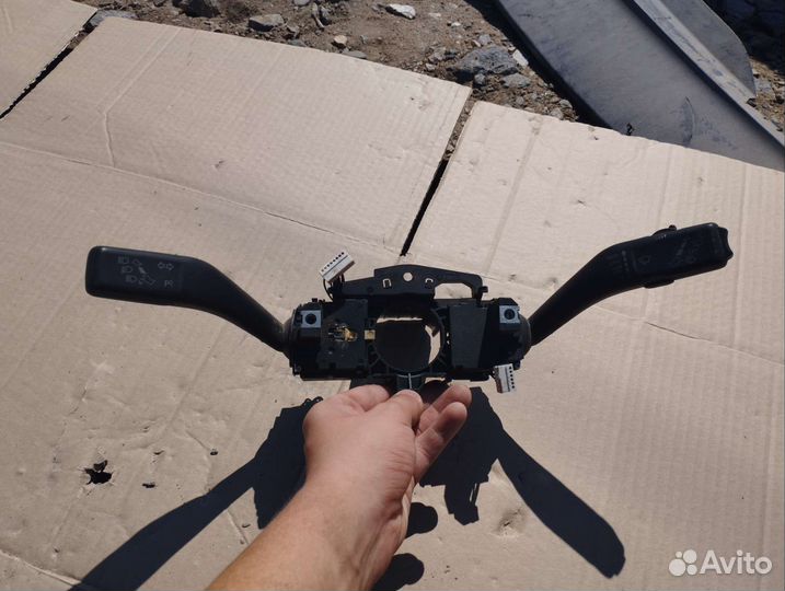 Подрулевой переключатель Volkswagen Golf 6