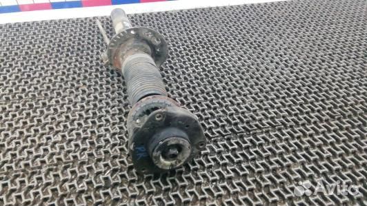 Стойка передняя правая skoda octavia A5 (GDN19N501