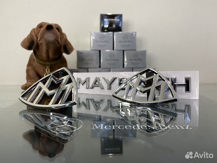 Шильдик Maybach на стойку Мерседес Бенц