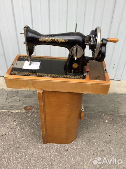 Швейная машина