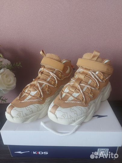 Кроссовки erke для девочки демисезонные