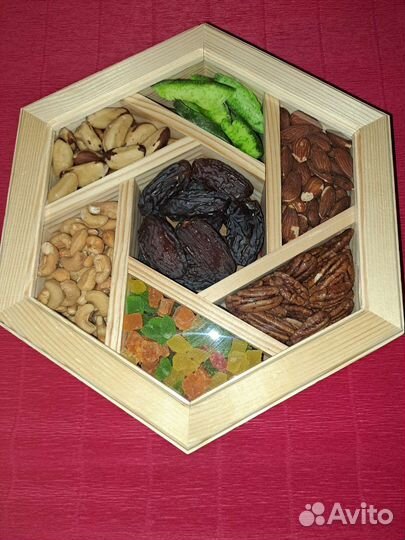 Деревянная менажница бокс для орехов и сухофрукто