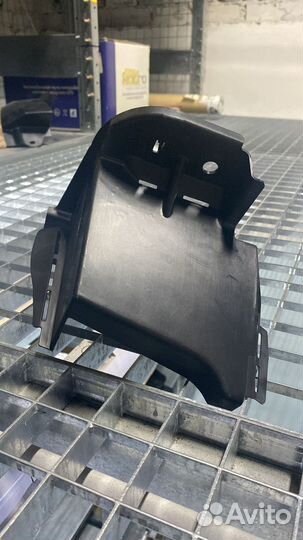 Дефлектор правый Mazda