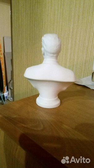 Бюст М. Горького