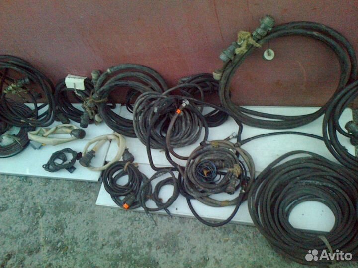 Соединительные кабеля и шланги от приборов