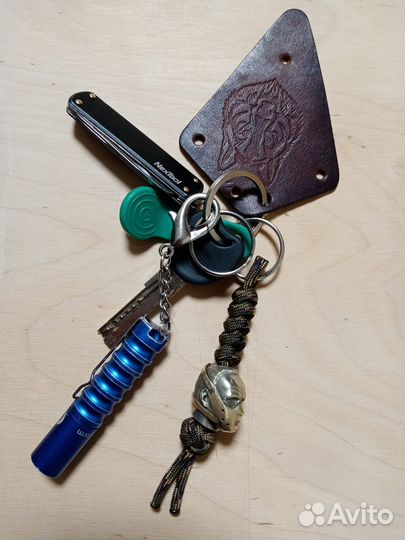 Темляк из паракорда с бусиной Ганнибал