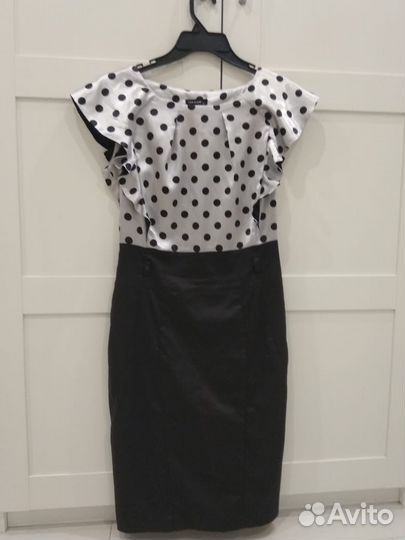 Платья женские 42 и 44 размер