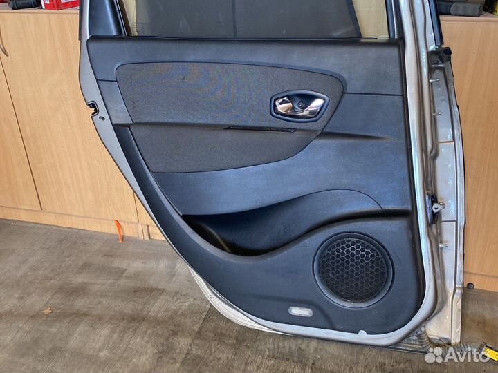 Renault scenic 3 задняя левая дверная карта