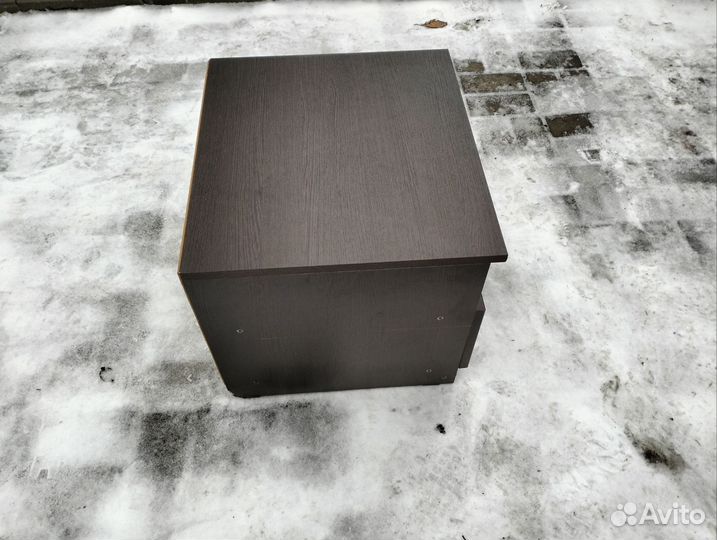 Тумбочка прикроватная