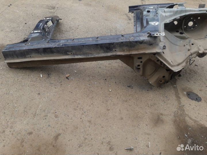 Четверть передний правый Ford Focus 3 pnda 2012