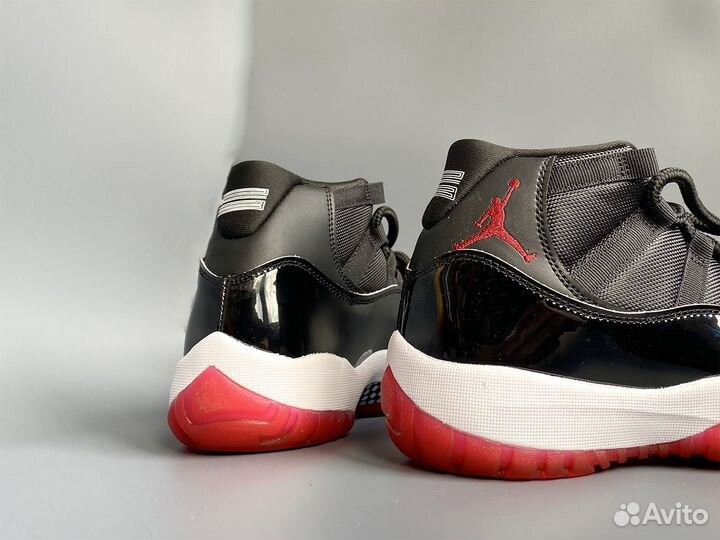 Nike Air Jordan 11 Bred (44 размер)