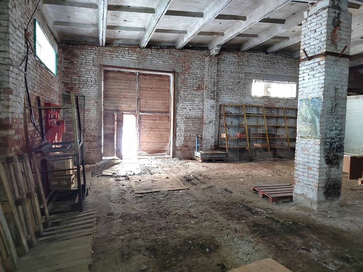 Помещение свободного назначения, 216 м²