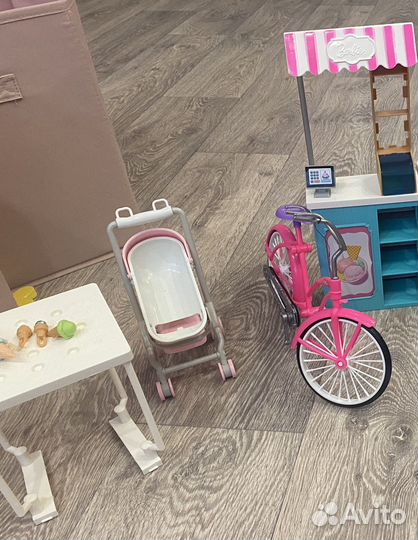 Мебель для барби и одежда