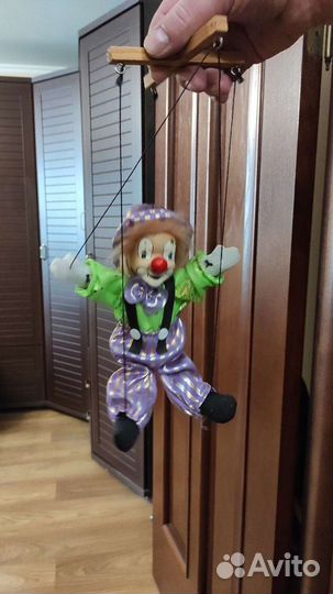 Кукла фарфоровая