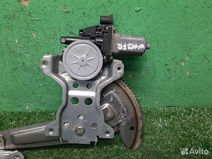 Стеклоподъемник передний правый Suzuki SX4 2007