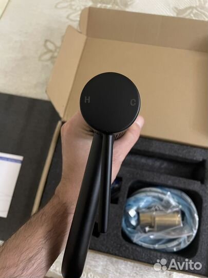 Кран для раковины в ванной