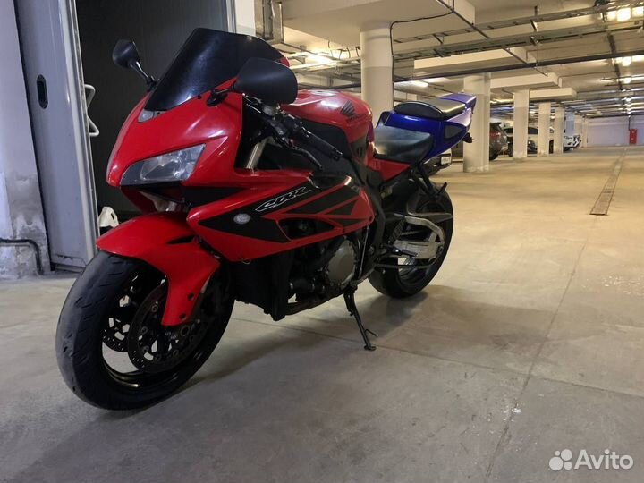 Honda cbr1000rr fireblade