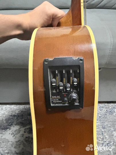 Акустическая гитара