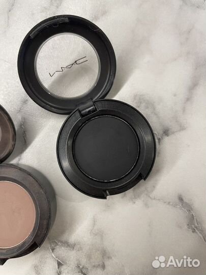 Тени для век MAC carbon и quarry mate