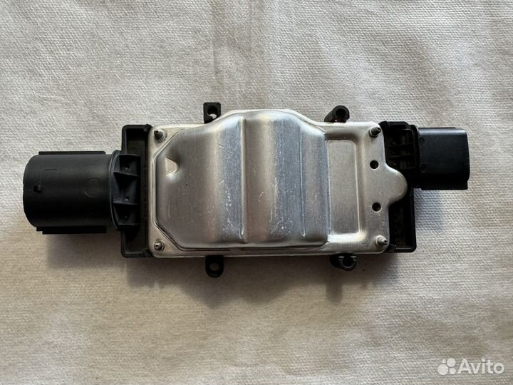 Блок управлением вентилятором Форд Фокус 3