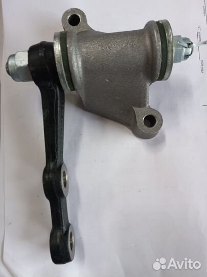 Рычаг маятниковый тяг рулевой трапеции с кронштейн