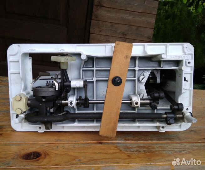 Швейная машинка Чайка 132м