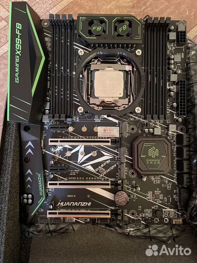 Материнская плата с процессором и памятью