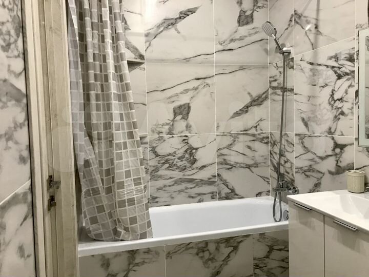 1-к. квартира, 42 м², 4/27 эт.