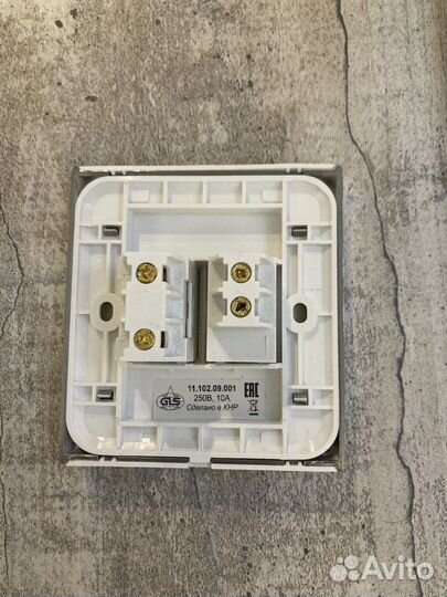 Розетка мебельная врезная