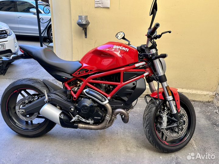 Ducati Monster 797 (Red)