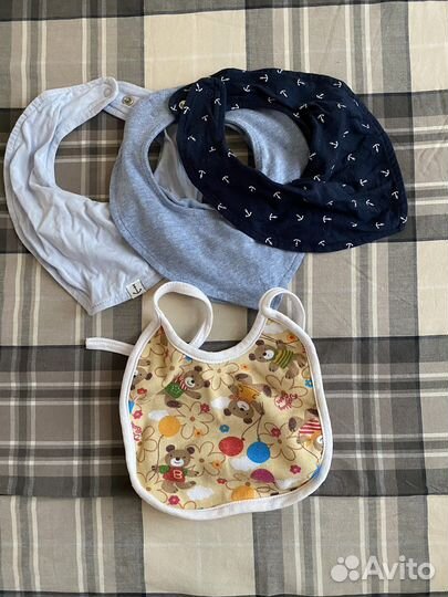 Слюнявчики hm