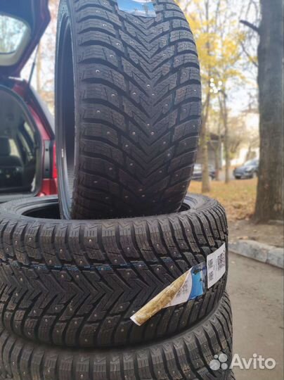 Nokian Tyres Hakkapeliitta 10p SUV 285/45 R20