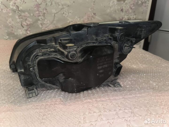 Фара передняя правая Ford Focus 2