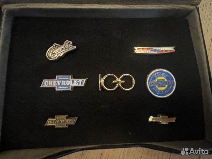 Набор значков 100 лет Chevrolet
