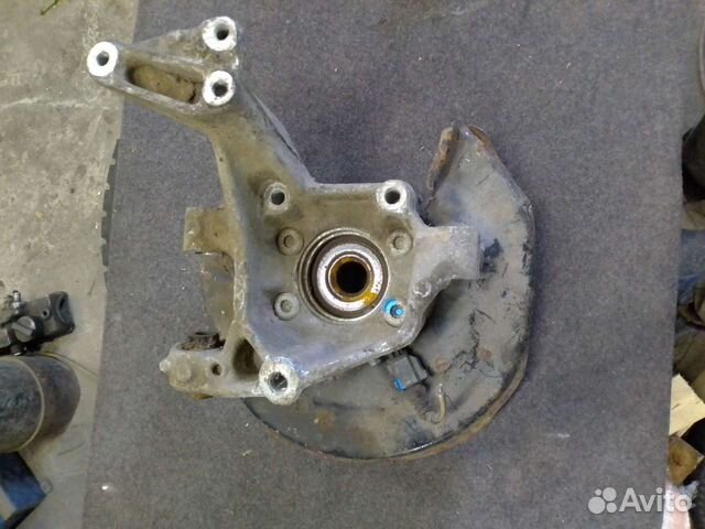 Кулак задний правый Шкода Етти