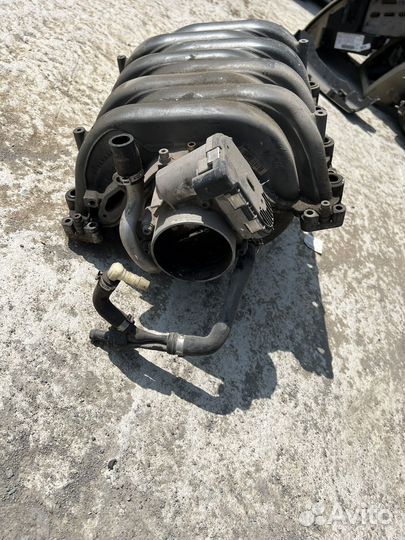 Впускной коллектор Ауди A8 D3 3.7