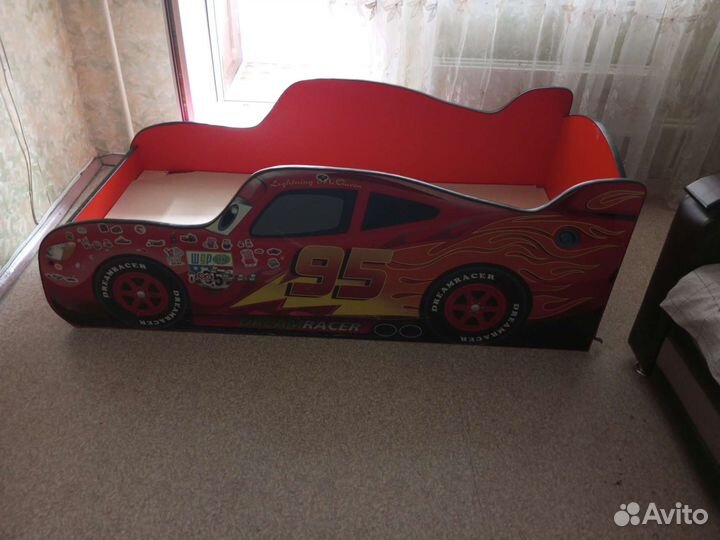 Детская кровать машина бу с матрасом