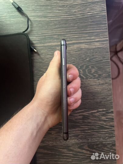 iPhone 8, 64 ГБ